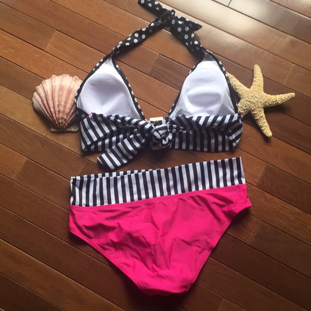 Cute bikini - Picture 4 of 4